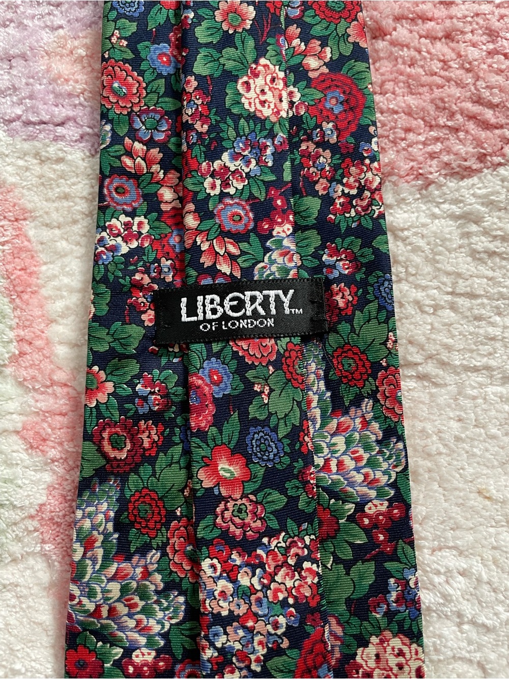 Liberty of London Mens 100% Silk Floral Necktie - Navy / Red / Green